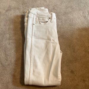 Gap universal white Jeggings! Like new! Size 2/26R